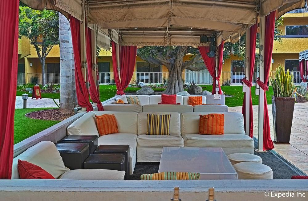Atrium Hotel Orange County Ървайн Екстериор снимка