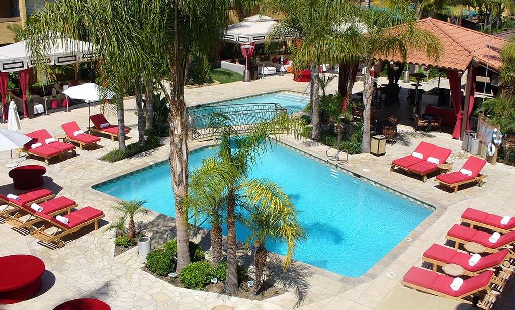 Atrium Hotel Orange County Ървайн Екстериор снимка