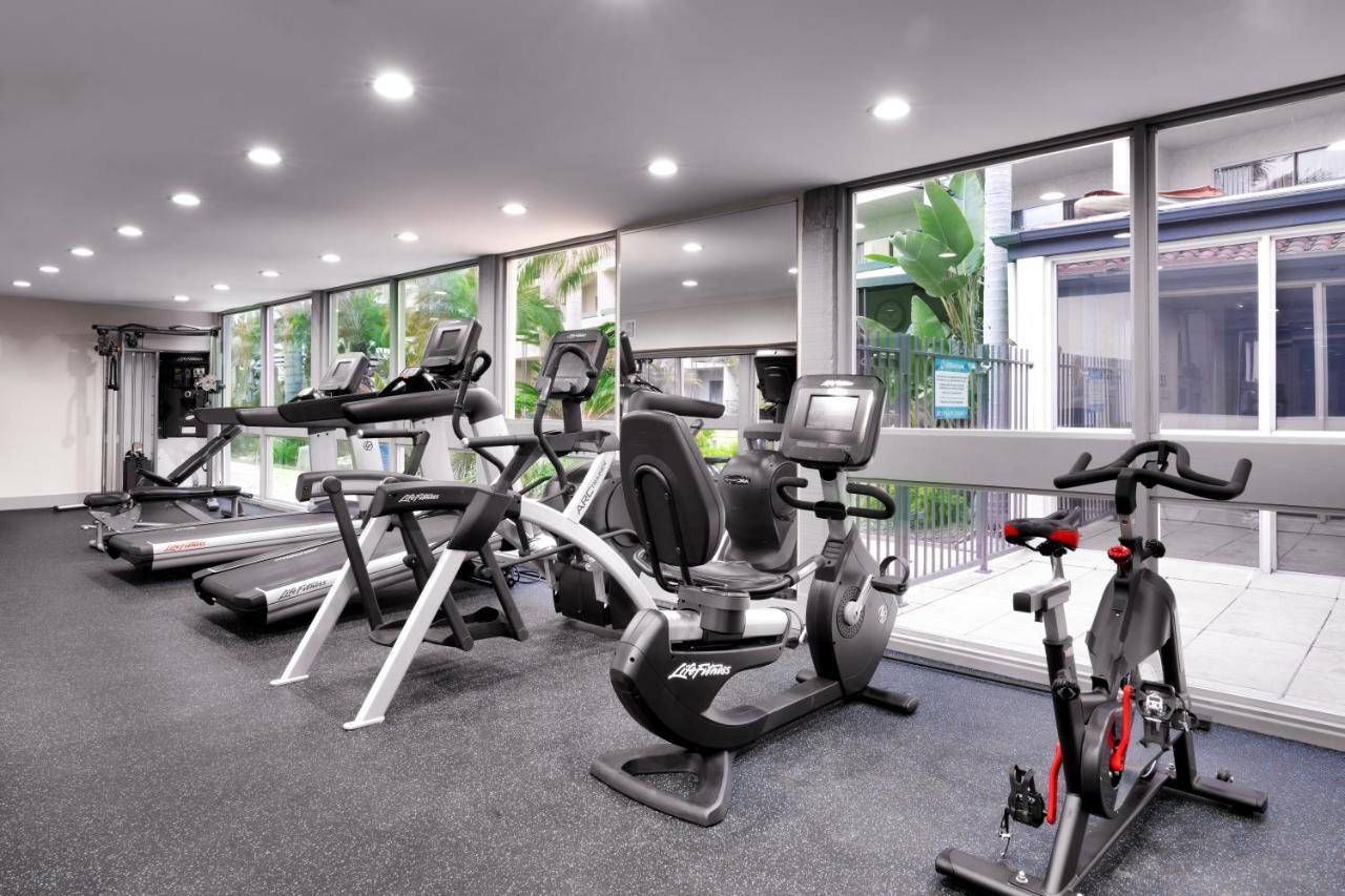 Atrium Hotel Orange County Ървайн Екстериор снимка
