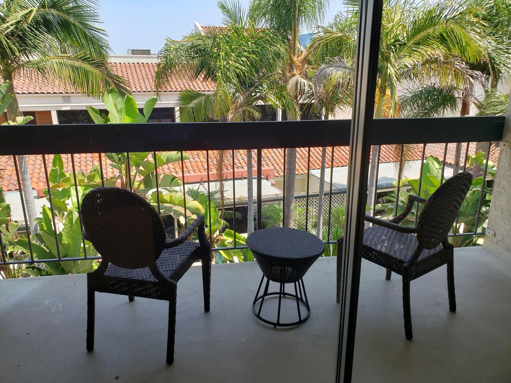 Atrium Hotel Orange County Ървайн Екстериор снимка