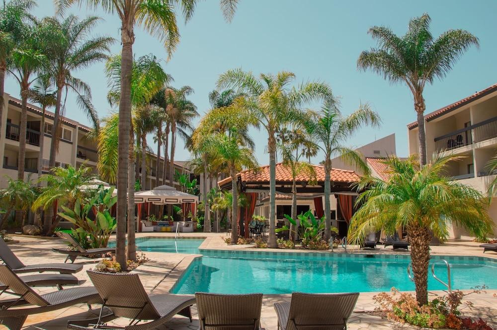 Atrium Hotel Orange County Ървайн Екстериор снимка