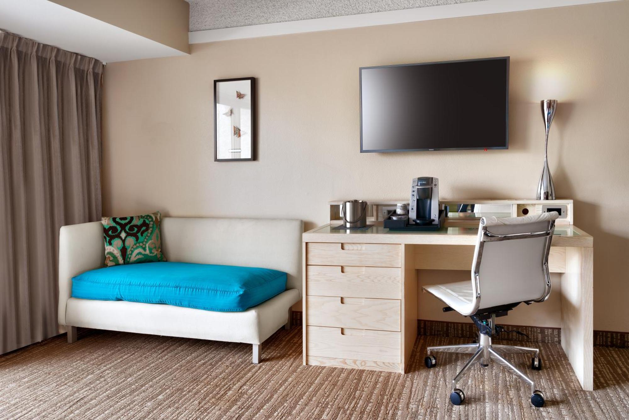 Atrium Hotel Orange County Ървайн Екстериор снимка