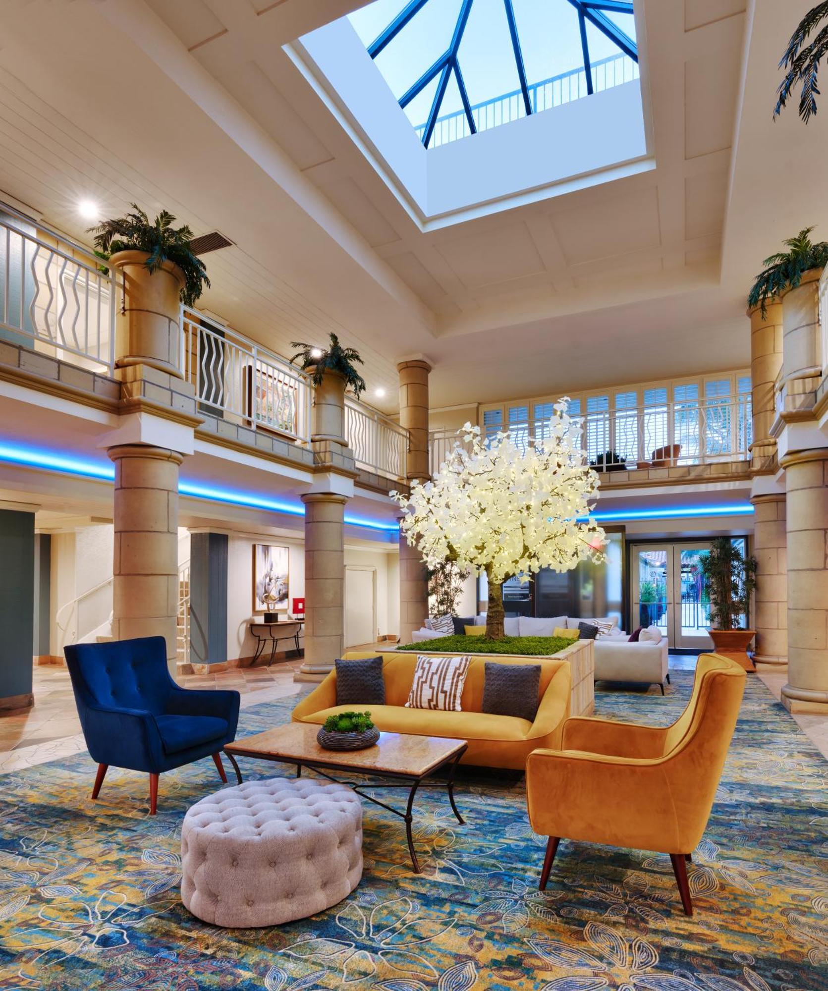 Atrium Hotel Orange County Ървайн Екстериор снимка
