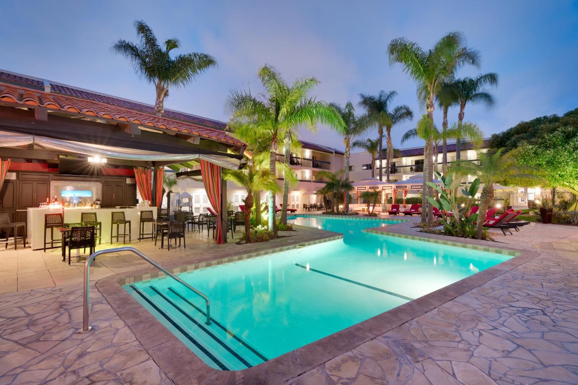 Atrium Hotel Orange County Ървайн Екстериор снимка