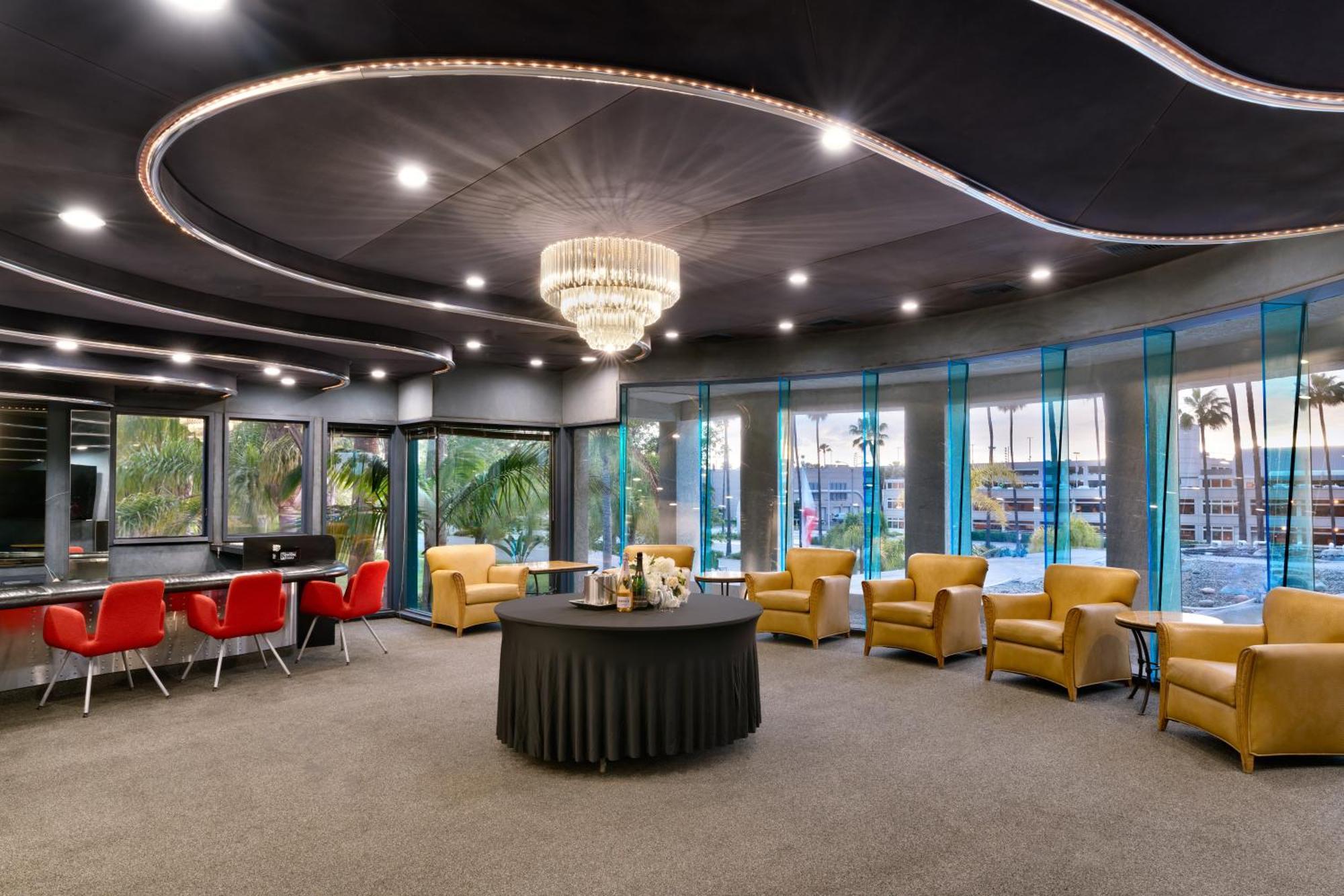 Atrium Hotel Orange County Ървайн Екстериор снимка
