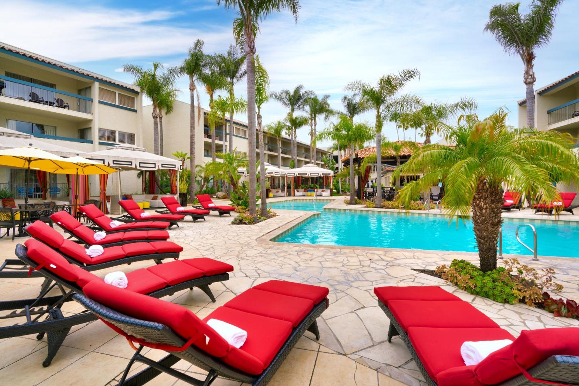 Atrium Hotel Orange County Ървайн Екстериор снимка