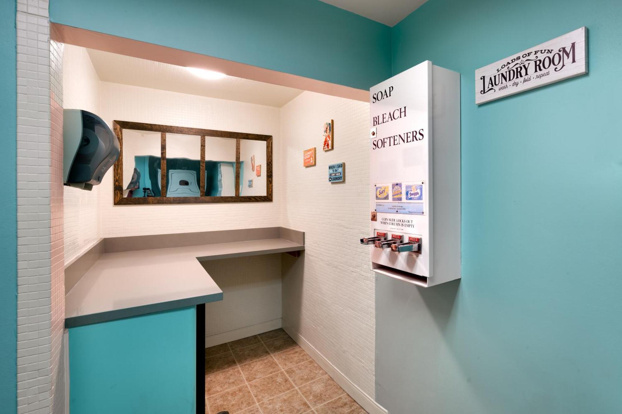 Atrium Hotel Orange County Ървайн Екстериор снимка